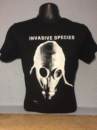 MEN'S BLACK Gas Mask Invasive Species T-SHIRT