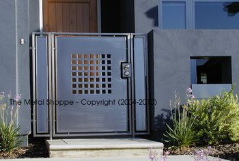 Custom Stainless Steel Courtyard Gate / Location: Fresno, CA
