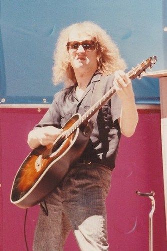 Dave with rockin' Ovation acosutic
