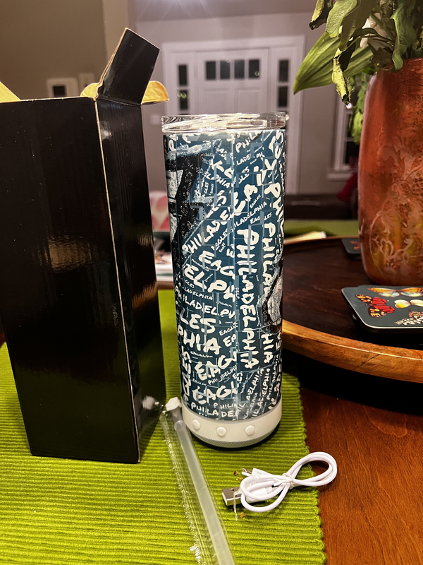 Eagles tumbler – Salina'sBloomingCreations