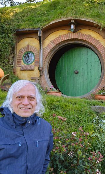 Felix at Bag End on CatTrick Band Business
