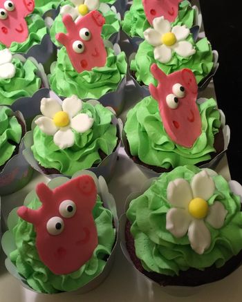 Peppa Pig Cupcakes
