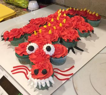 Dragon cupcake cake
