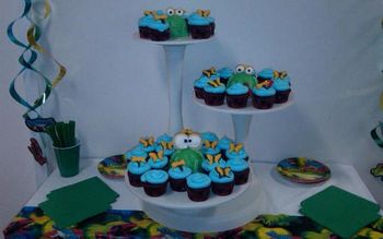 Feeling froggy...bday cupcake tree for frog lover
