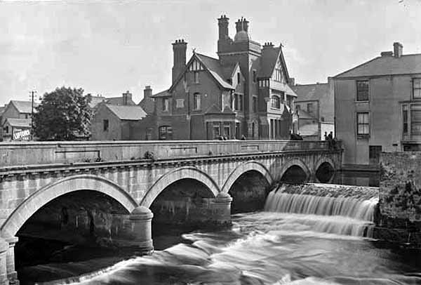 (1899) photo of the Yeats Building, Hyde Bridge/Sligo