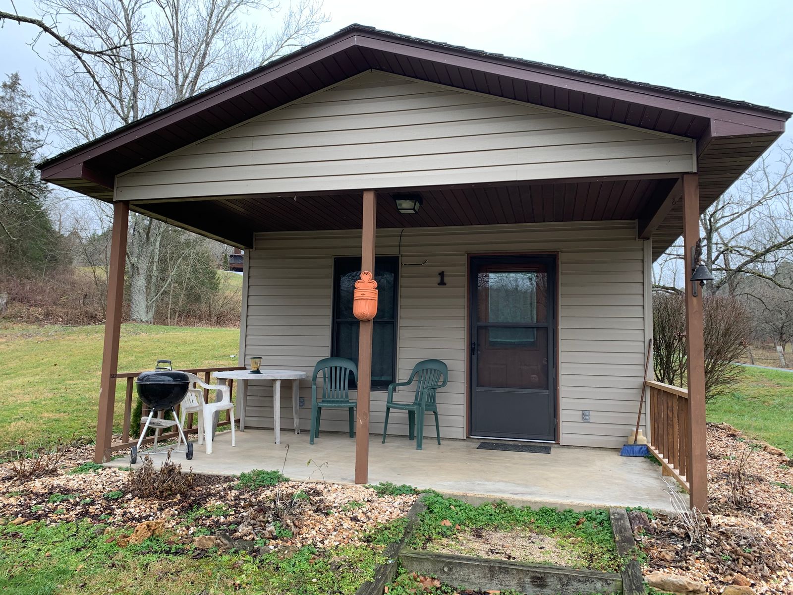 Cottage Rental Cabin Rental One Bedroom Eminence, MO