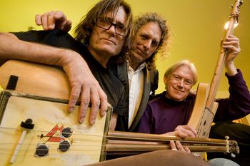 with Johnny Lowebow and Lloyd Cole, the guy who gave me my first Purgatory Hill Harp (Photo by Peter Lee)
