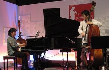 May 22, 2011 "Duo with Yoshi Waki" at Miles Cafe
