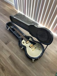 Lady Luck brand "Les Paul" style Electric Guitar (Silver)