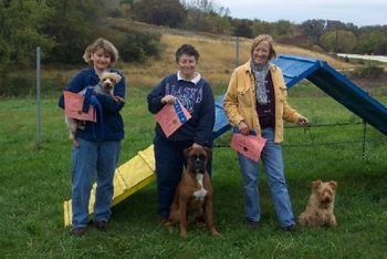 Beginning Agility class graduates Fall 2006
