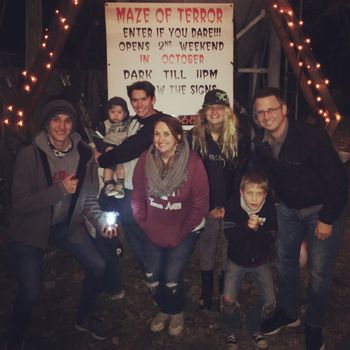 Haunted cornmaze 2020 (with family and girl-friend)
