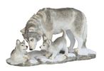54274 Wolf with Pups