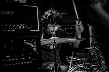 Emilio. Mammone (drums) 🥁
