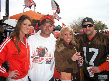 Browns Vs Jets Stefanie French, Joey Caggiano, Chris Reed & Friend
