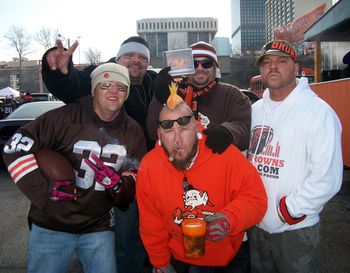 Danny lorincz, Steve, Kevin DeRubeis, Joey.. BROWNS Vs. Panthers 11.28.2010
