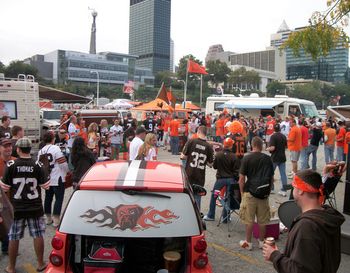 9.19.2010 Opening Day Tailgating, Munilot!
