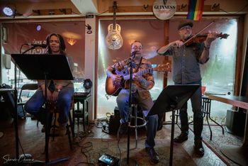 By the River's Blue launch at Mariposa Café, Montreal, Sept. 2022. With Leesa Mackey (back vocal) and Jeff Deeprose (fiddle). Photo: Sharon Cheema
