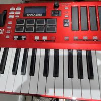 AKAI MAX 25