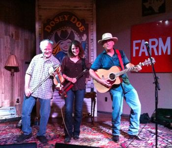 here with Richard Bowden (L) and Bradley Kopp (R) after our show at Dosey Doe Music Cafe
