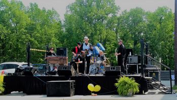 Moss Hill show, April 29,2017. Left to right: Jackie Johnson, Carroll Wade, Bob "Shakin" Aiken (drums), Chris "Jenx" Jenkins, Donald Underwood Thompson
