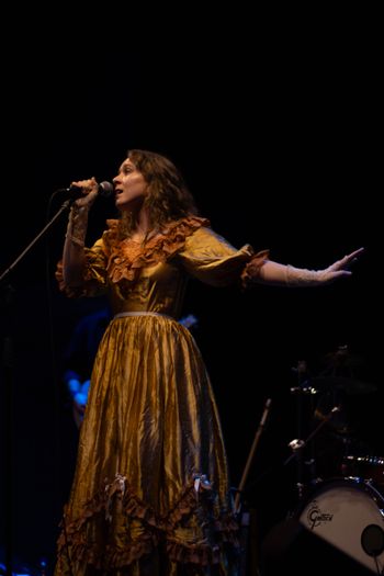 Eliza Delf @ The Corn Hall, Diss (2024).  Photo credit: Owain Delf
