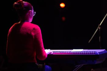 Leah Reidy @ The Corn Hall, Diss (2024).  Photo credit: Owain Delf
