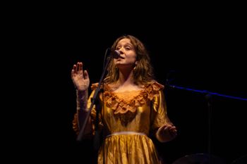 Eliza Delf @ The Corn Hall, Diss (2024).  Photo credit: Owain Delf
