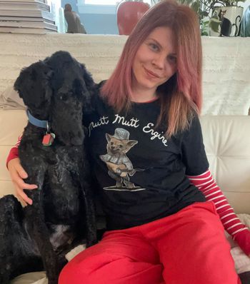 Cannelle / Melissa Oliveri with Samson and Mutt Mutt Engine tee shirt by Chris Mars, Autumn 2021
