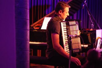 Giorgos Bakalidis / clarinett, accordion, piano
