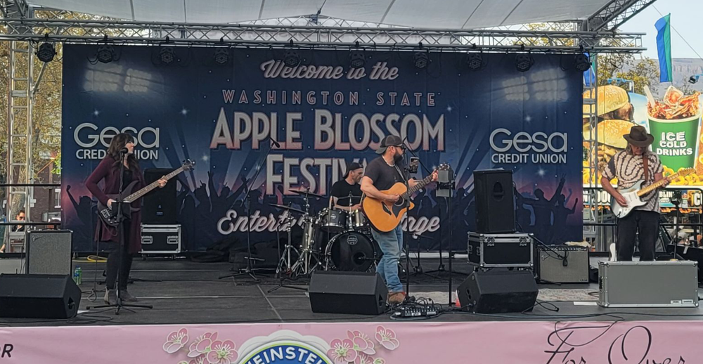 When Steve lays down a tasty solo, everyone takes notice! 