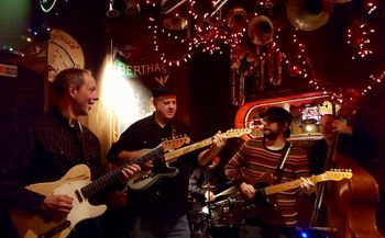 Joel Harrison, Dave, Anthony Pirog and John Previti at Bertha's Mussels
