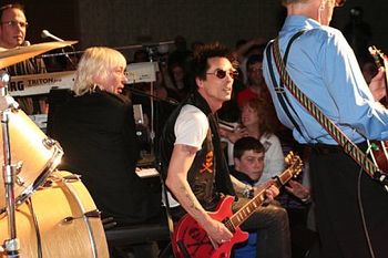 Bowie guitarist Earl Slick and the Car's kybd's Greg Hawkes
