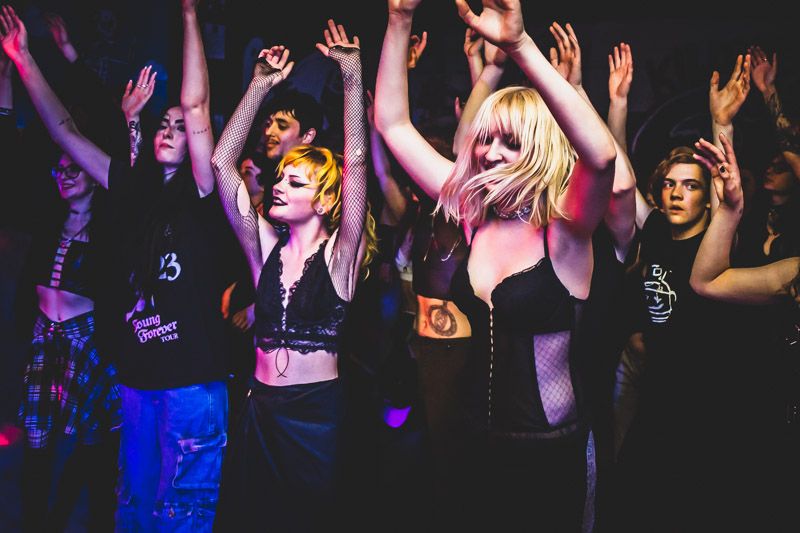 KILLROOM, Desert Punk, Toronto, Music Blog, Punk Reviews, Punk Blog, Seescape
