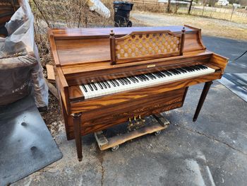 1972 Kincaid Spinet with bench, Has a few veneer issues but bargain priced. Mid Century styling, price includes pre delivery tuning and ground floor delivery within 50 miles of Nashville TN. 400.00
