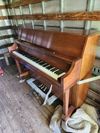 Yamaha P-202 Studio upright with bench