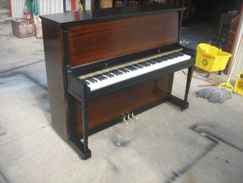 1928 Kohler & Campbell wearing it's new Tri-color finish, New Key covers and matching bench
