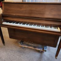 1995 Sohmer & co Studio upright with bench.