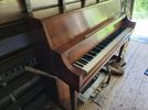 Yamaha P-202 Studio upright with bench