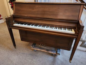 1995 Sohmer studio upright 45 inches tall, walnut cabinet, pristine condition. Delivered, Tuned, Warranty 2800.00
