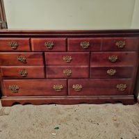 Triple dresser with mirror