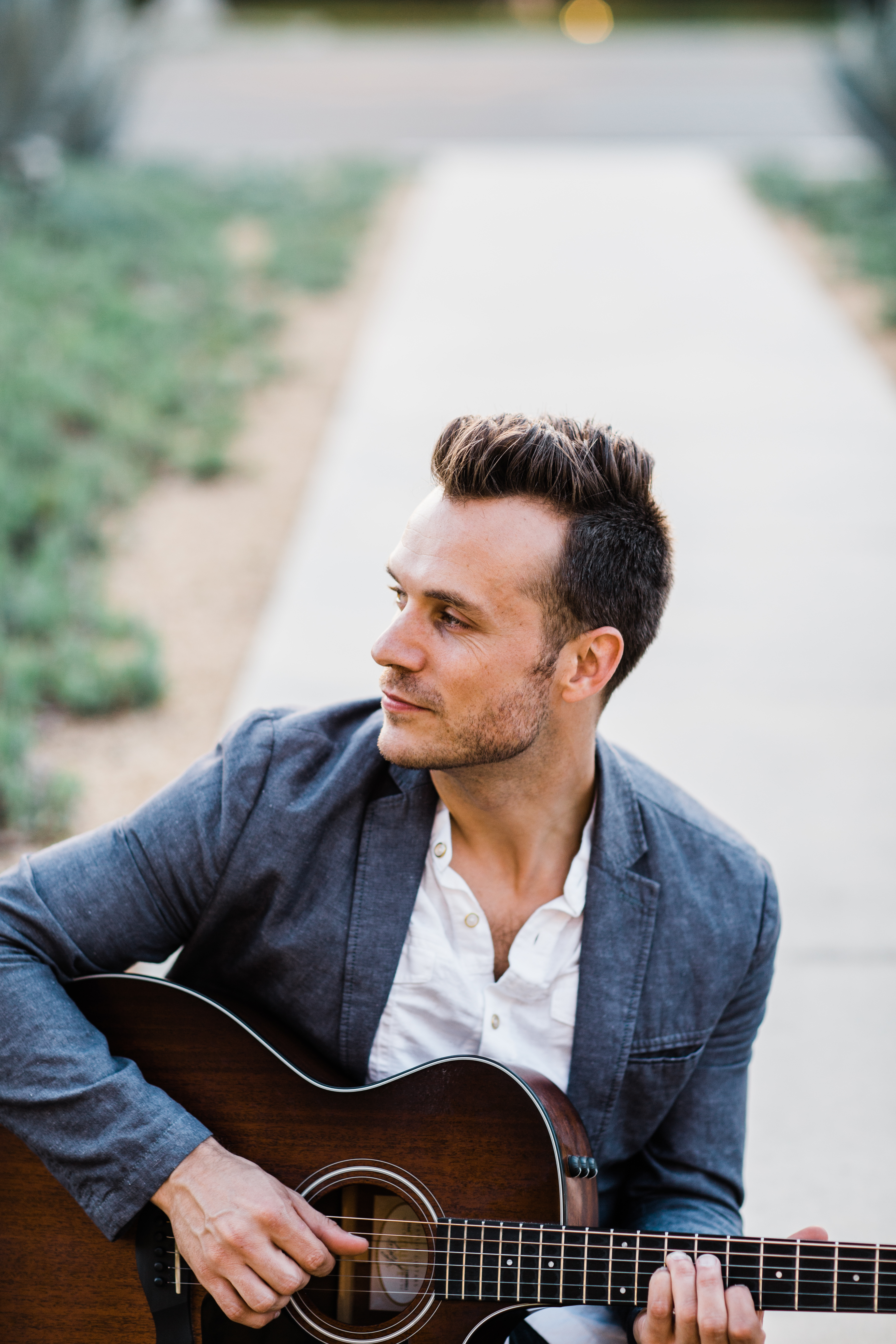 Hire Musician in Los Angeles | Dylan Galvin Entertainment
