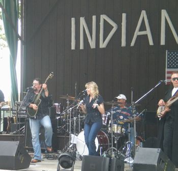 Indian Ranch, Webster MA. with Phil Vassar. Picture courtesy of Bob Cormier from 98.1 Cat Country.
