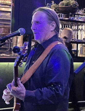 Lyle Sanders on guitar @ The Wharf in Laguna Beach 2023
