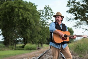 Tracks @ the Shackup Inn  ( photo Rory Doyle)
