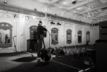 Soundcheck,
Bush Hall, London, 19th December 2023,
Photograph by Geert Braekers
