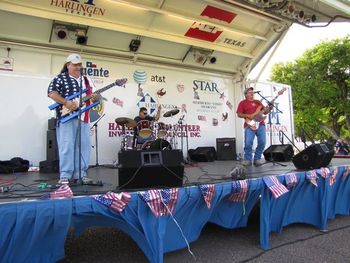 4rth of july gig 2011 in harlingen texas...valles flying machine...this gig was one of the best we have ever done to my memory we valles flying machine were in totaltop form...
