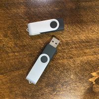 FLASH DRIVE - 4GB
