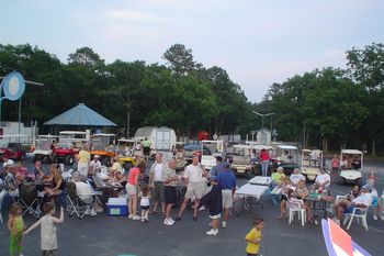 They had a great buffett, Barbecue Chicken, Nice salad, Chili, very tasty food!
