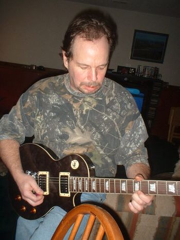 Mike Ripping Up The Les Paul !!!!

