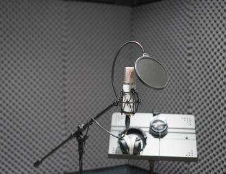 microphone - vocal booth